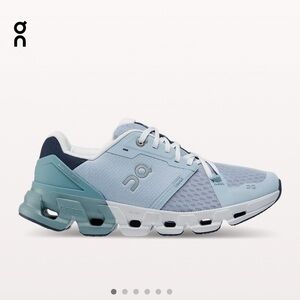 NIB On Cloud CLOUDFLYER 4 sneakers. NEW IN BOX.